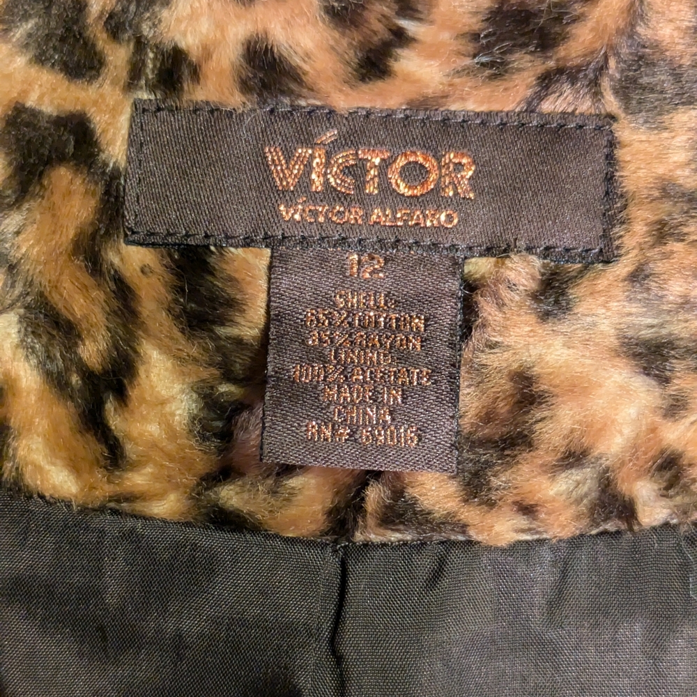 Victor Alfaro Faux Fur Leopard Print Cropped Jacket 3/4 Sleeve Jeweled Neck Sz12 - Picture 7 of 12